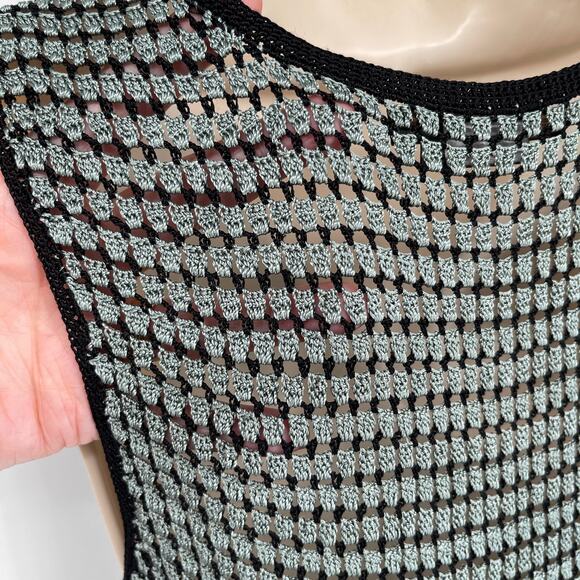 BCBGMaxAzria Crochet Bodice Silk Top Sz M Sleeveless Floral Birds Lightweight - Picture 11 of 13